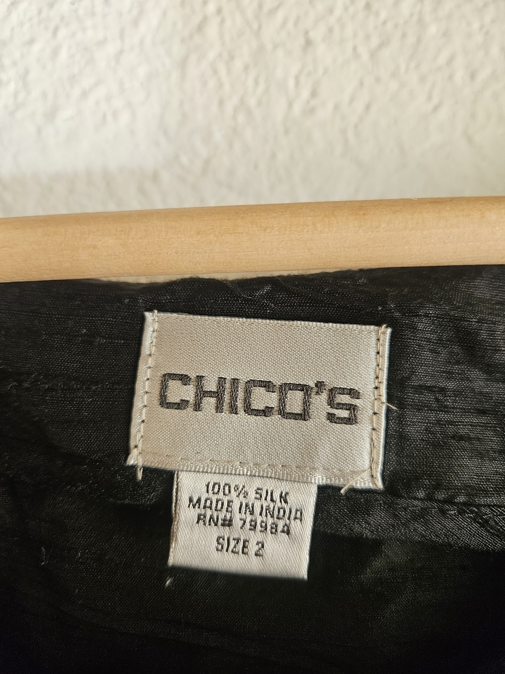 NWOT Chico's 100% Silk Black Sleeveless Scoop Neck Women's Top - Picture 5 of 8